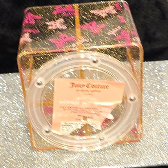 Juicy Couture Home Logo Butterfly 4 Section Acrylic 360° Spinner - Picture 9 of 9